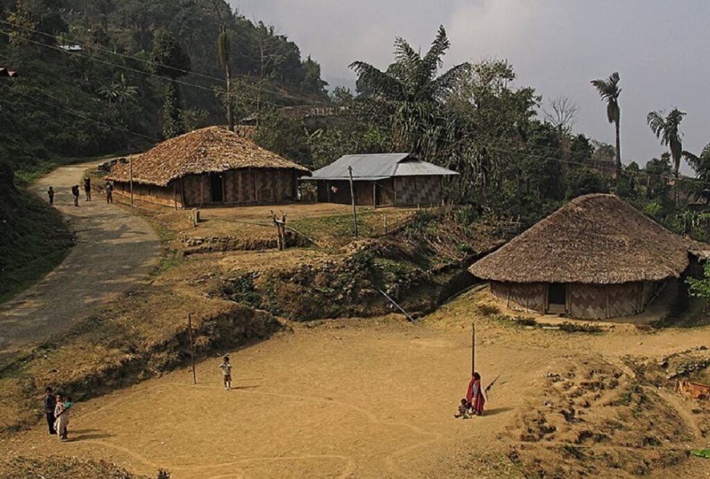आखिरी गांव