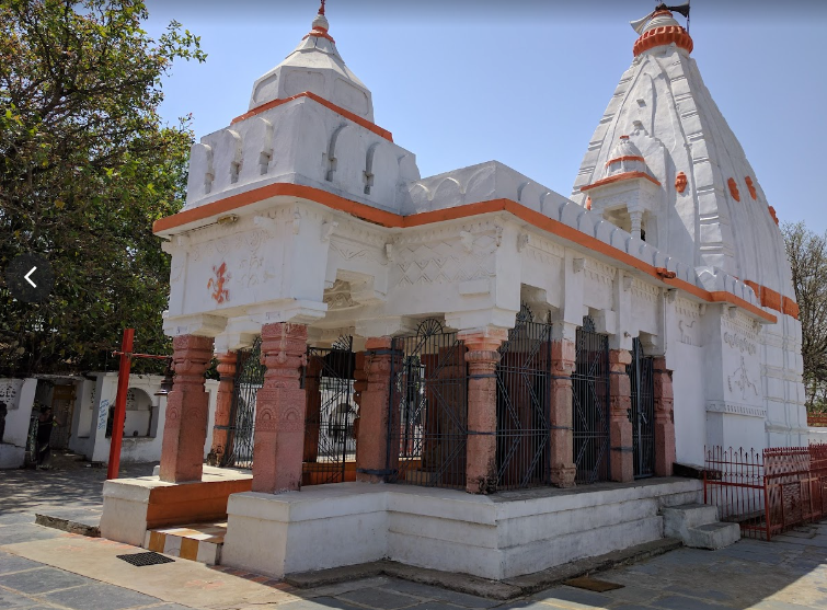 गंधेश्वर नाथ मंदिर :- मुख्यमंत्री ने किया दर्शन