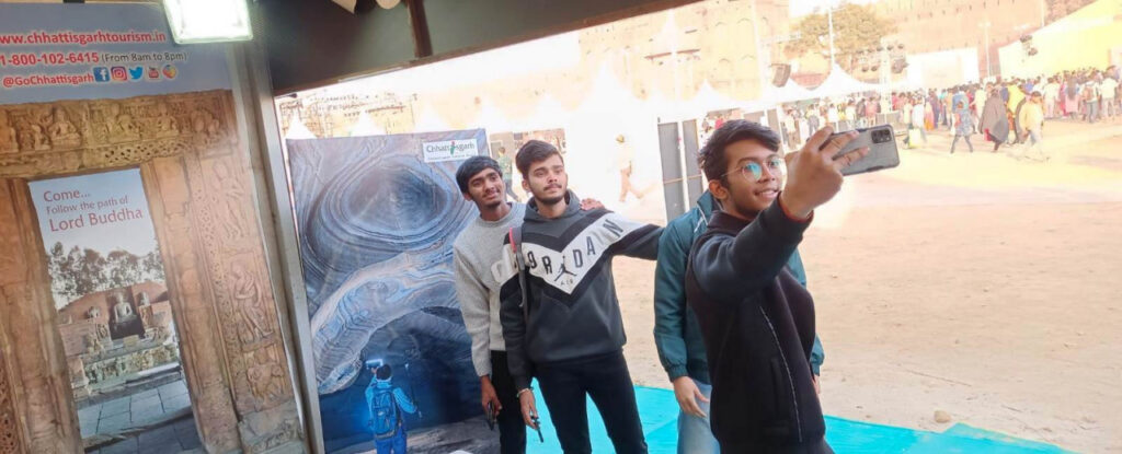 भारत पर्व में छत्तीसगढ़ के पर्यटन स्थलों का प्रदर्शन लोगों के लिए आकर्षण का केन्द्र

