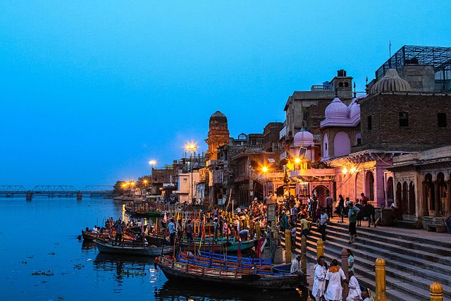 यमुना नदी के तट पर बनेगा फ्लोटिंग रेस्टोरेंट