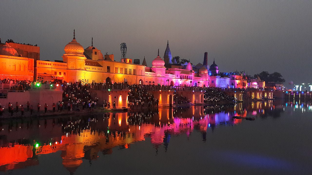 अयोध्या में पर्यटकों के लिए अब हेलीकॉप्टर सेवा शुरू…