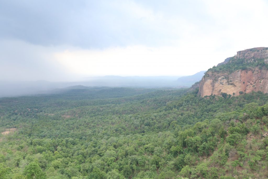 पातालकोट - एडवेंचर के शौकीन हैं तो घूम आएं 