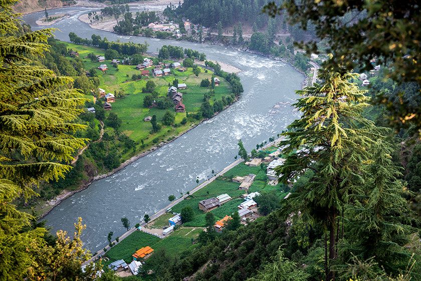 केरन - अनुच्छेद-370 हटने के 4 साल बाद आज यहां आता है सैलानियों का सैलाब 