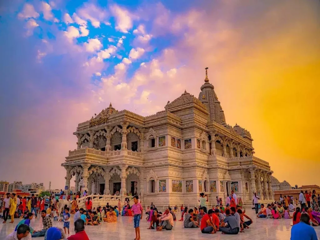जन्माष्टमी 2023 में इन मंदिरों को कर लें ट्रैवल लिस्ट में शामिल