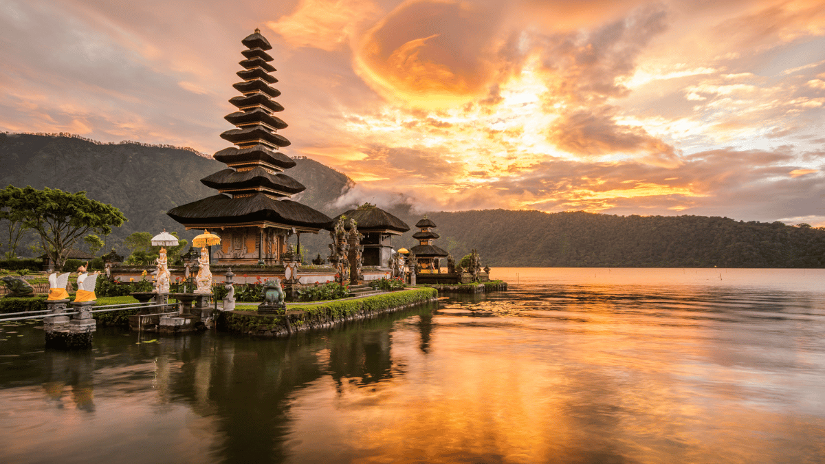 Top Destinations for a Lavish Vacation in 2024 with a Strong Indian Rupee