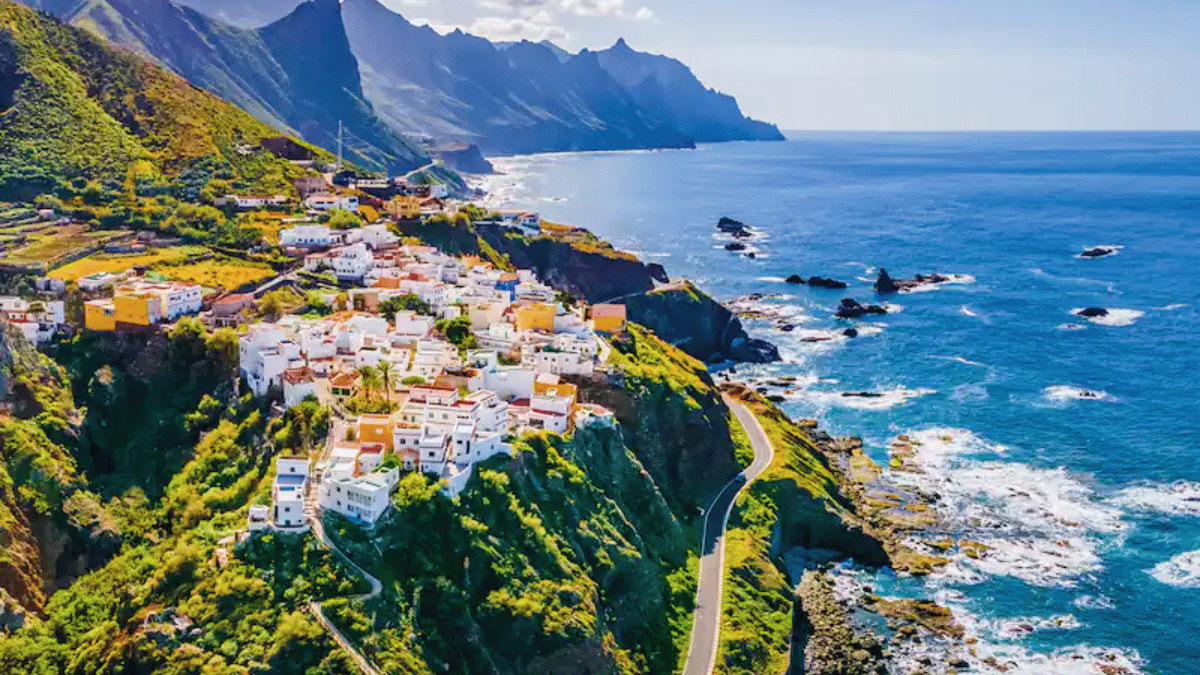 Canary Islands: Heavy Fines Imposed for Sand and Pebble Collection on Beaches