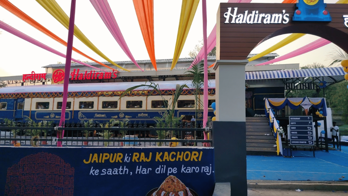 यह है छत्तीसगढ़ के पहला रेल रेस्टोरेंट, जहां खाने के साथ मिलेगा सफर का फील