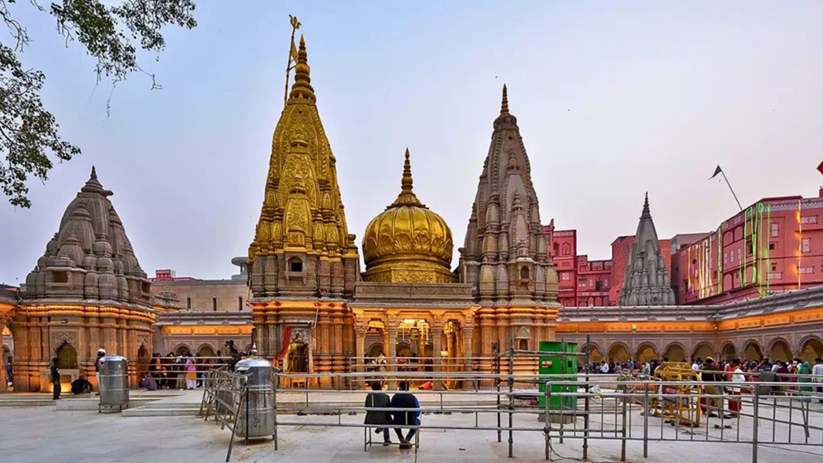 Sawan 2026: These 6 Jyotirlingas Welcome the Highest Number of Devotees Every Year