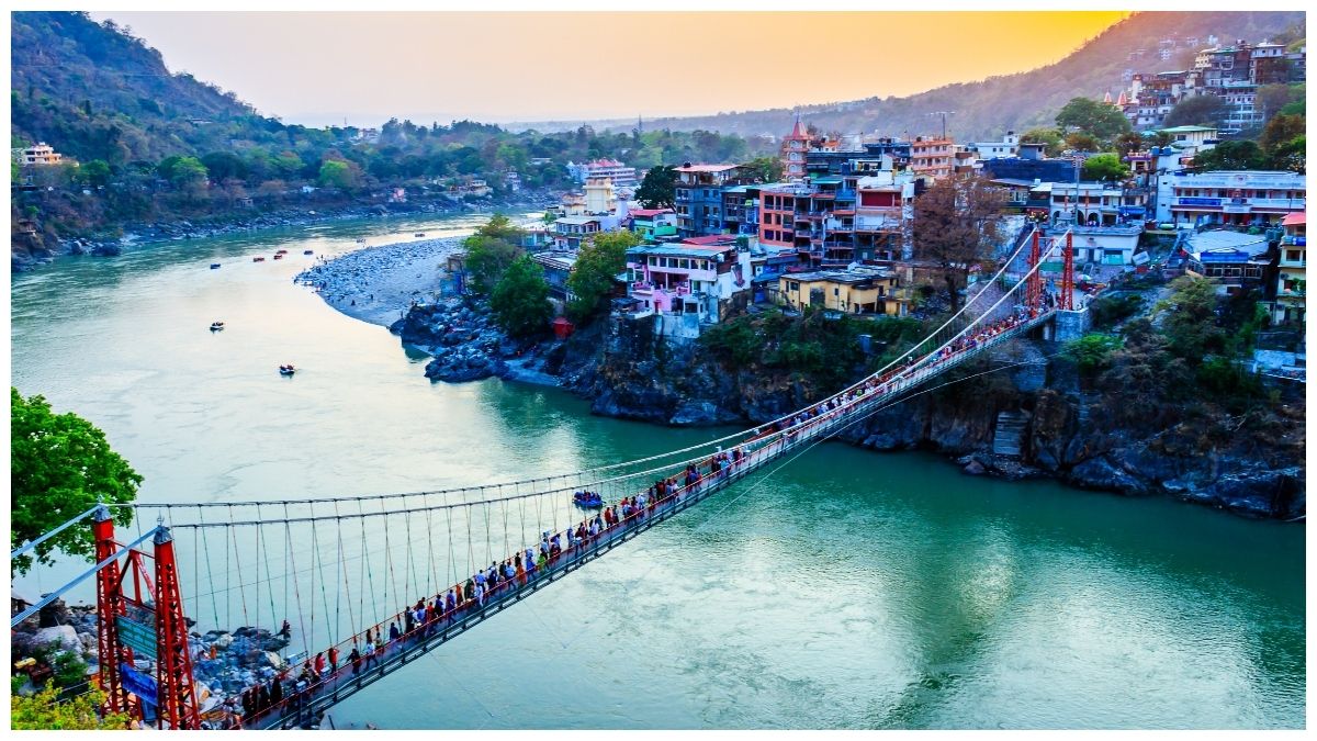 बड़े शहरों को पीछे छोड़ रहे छोटे टूरिस्ट डेस्टिनेशन; 74% नए कमरे छोटे शहरों में, आखिर क्यों बदल रही बाजार की तस्वीर?