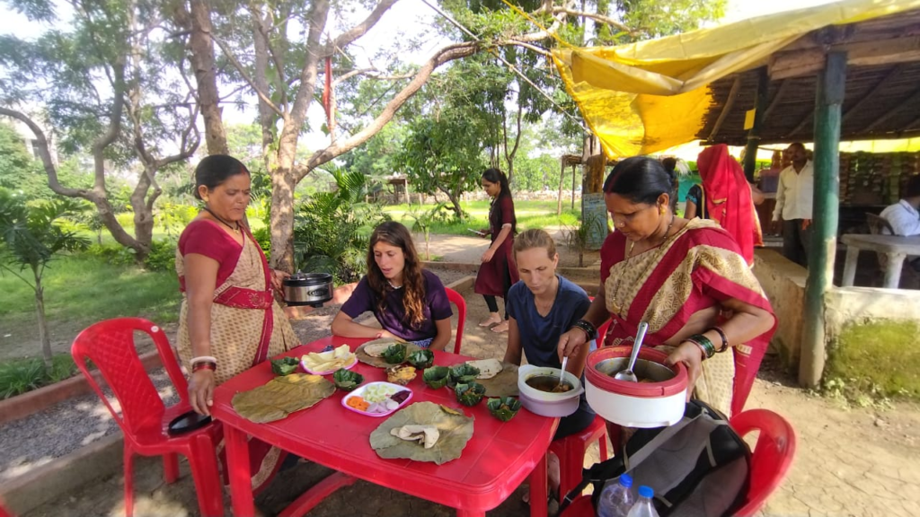 कोंडागांव विदेशी पर्यटकों को लुभा रही टाटामारी के विहंगम दृश्यों की सुंदरता
