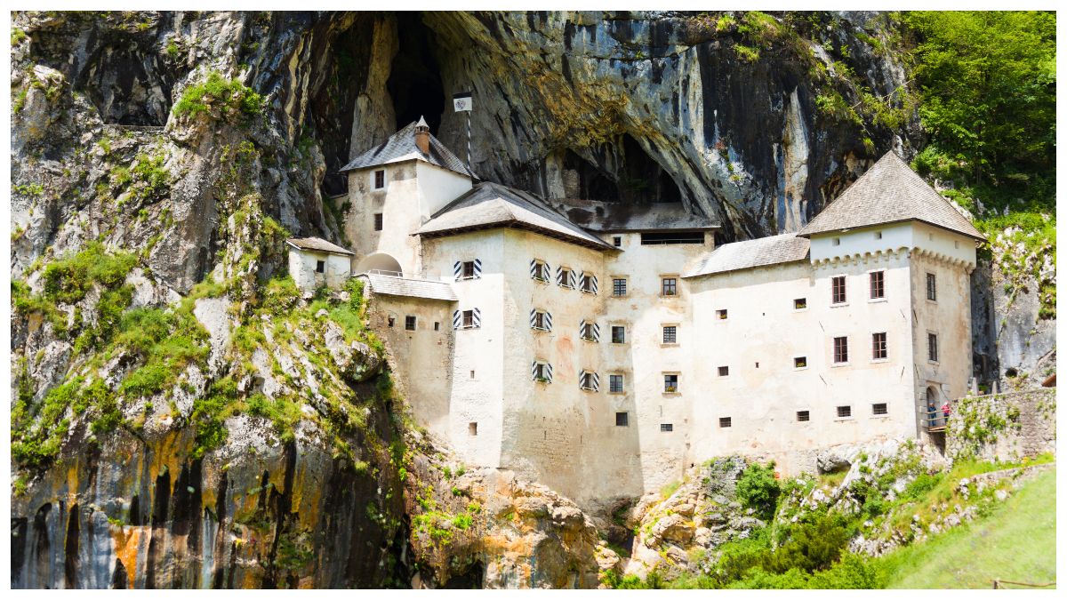 predjama castle