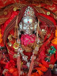 इसके लिए शुरुआती तौर पर 5 करोड़ रुपये का प्रावधान किया गया है, जिससे डोंगरगढ़ से लेकर दंतेवाड़ा तक के मंदिरों का कायाकल्प होगा।